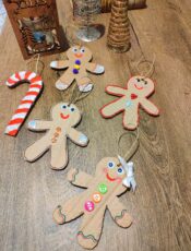 Gingerbread men με ανακυκλώσιμα!